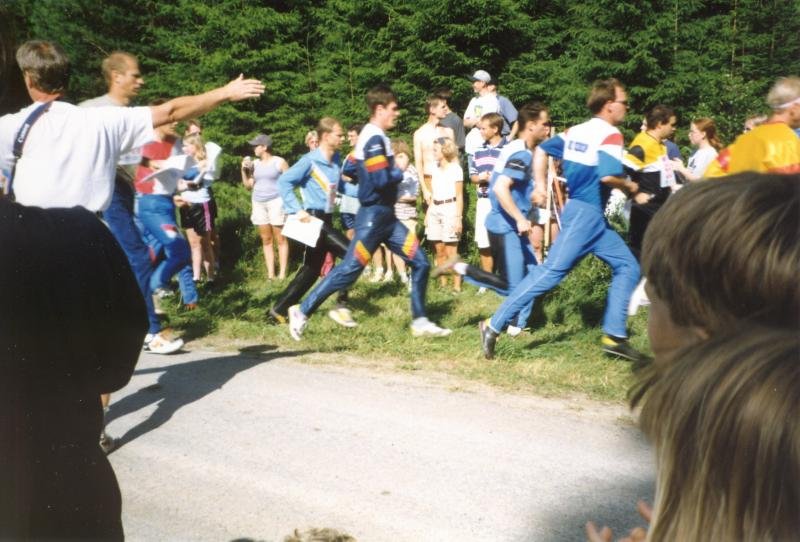 Sträcka 1 har just startat. Peter Bergstrand skymtar till höger i bild.