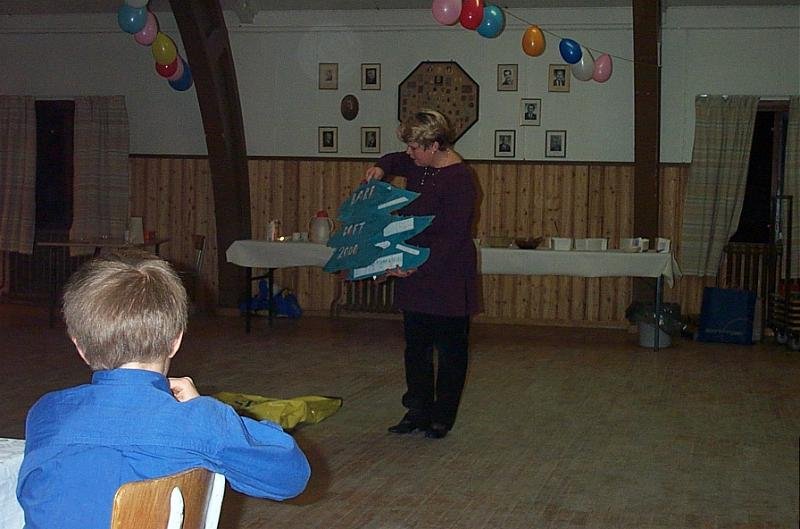Annica läser upp årets Barrdoft.