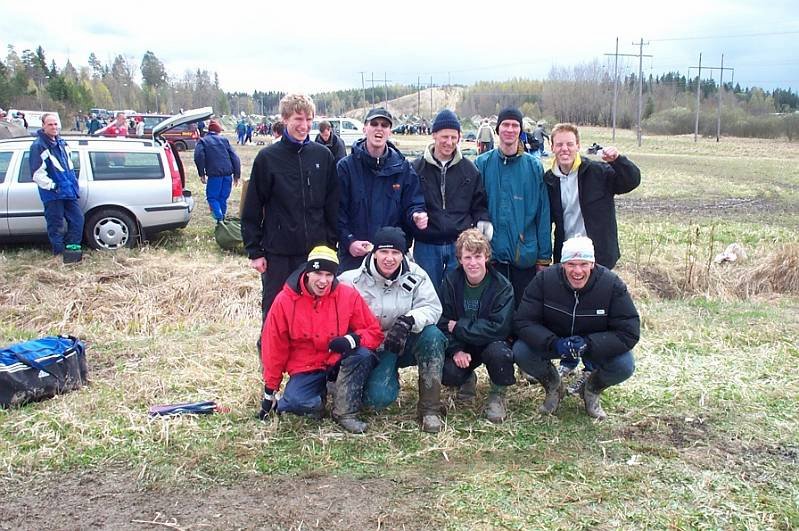 Nästan hela herrlaget. Övre raden: Johan, Anders, Mats, Fredrik, Reto.
Nedre raden: Daniel, Pelle, Emil och Jösse. Saknas på bilden gör Torbjörn Wrighed.