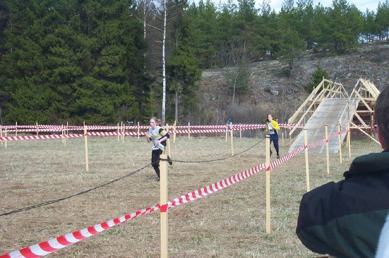 Syrran Sofia sprang sista för ungdomarnas andralag.
