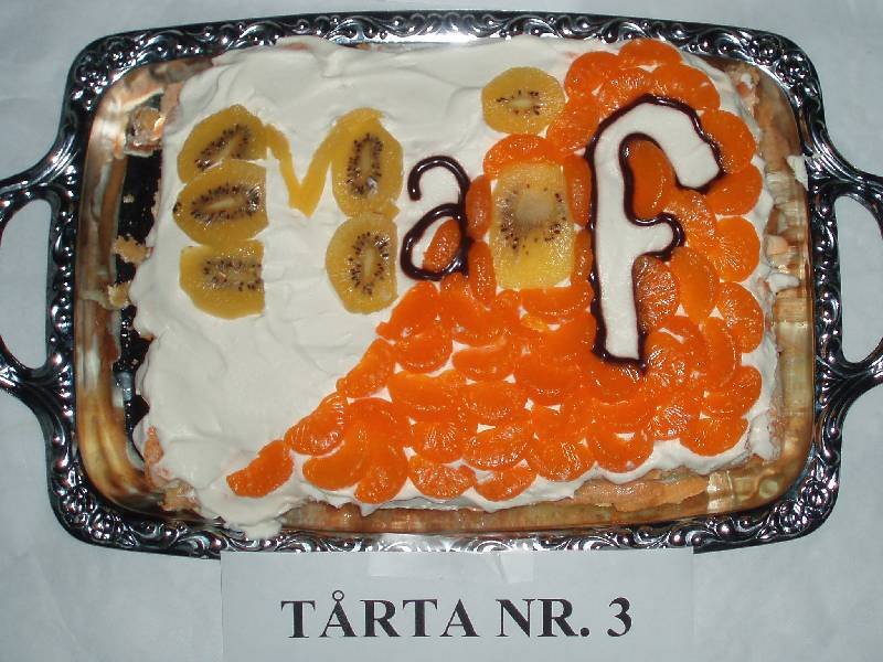 Tårta bakad av fam. Axén.