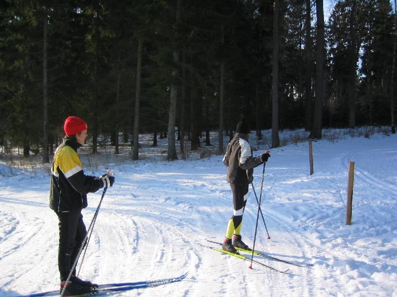 Gustav och Victor spanar. Foto: Peter Bergstrand.