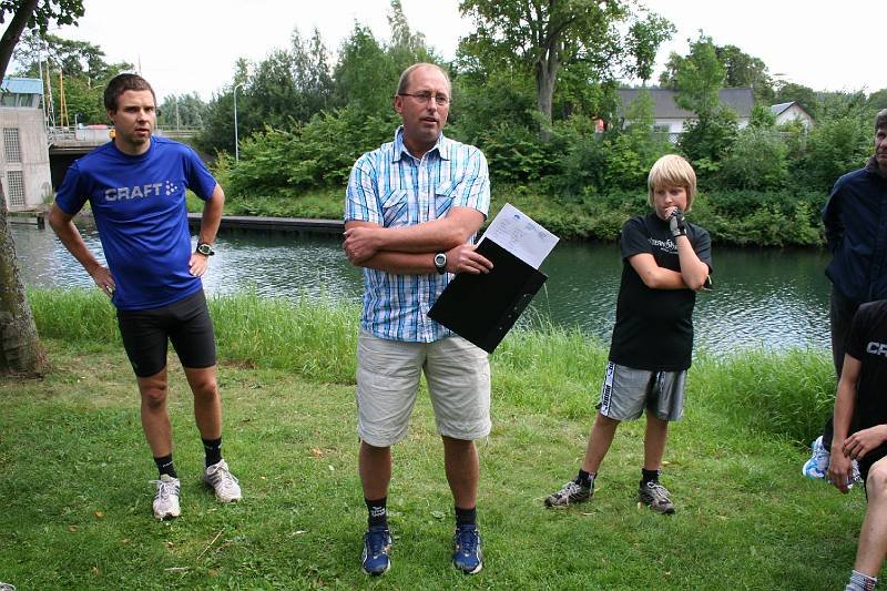 Christer håller regelgenomgång.