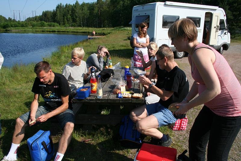 Fikastopp på nerresan.