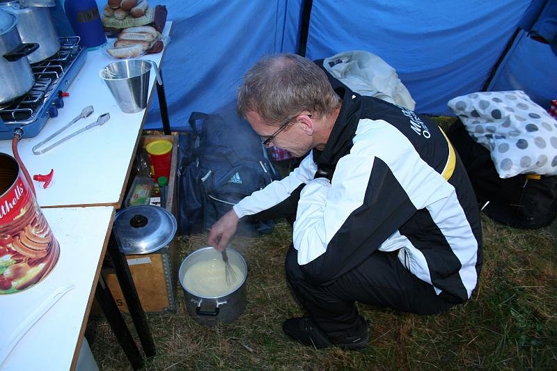 Pelle fixar potatismos.