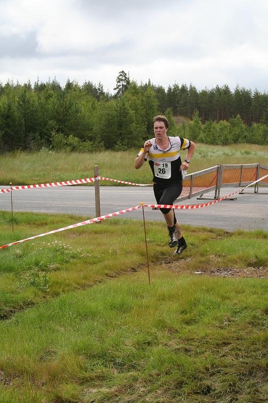 Johan lägger på en riktig rökare till spurt.